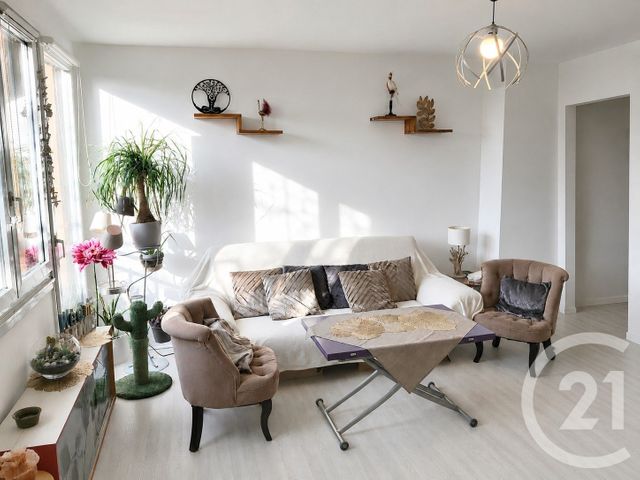 Appartement F4 à vendre ST MAUR DES FOSSES