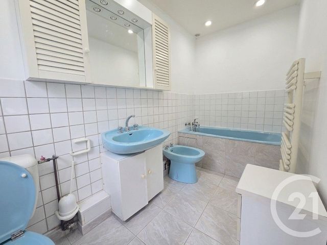 maison à vendre - 8 pièces - 213.37 m2 - ST MAUR DES FOSSES - 94 - ILE-DE-FRANCE - Century 21 Parvis Et Remises